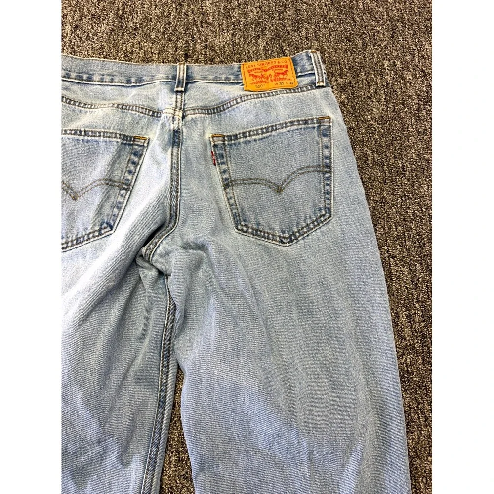Levis 550 Jeans Mens 32x32 Blue Denim Cotton Relaxed Fit Straight Leg Light Wash